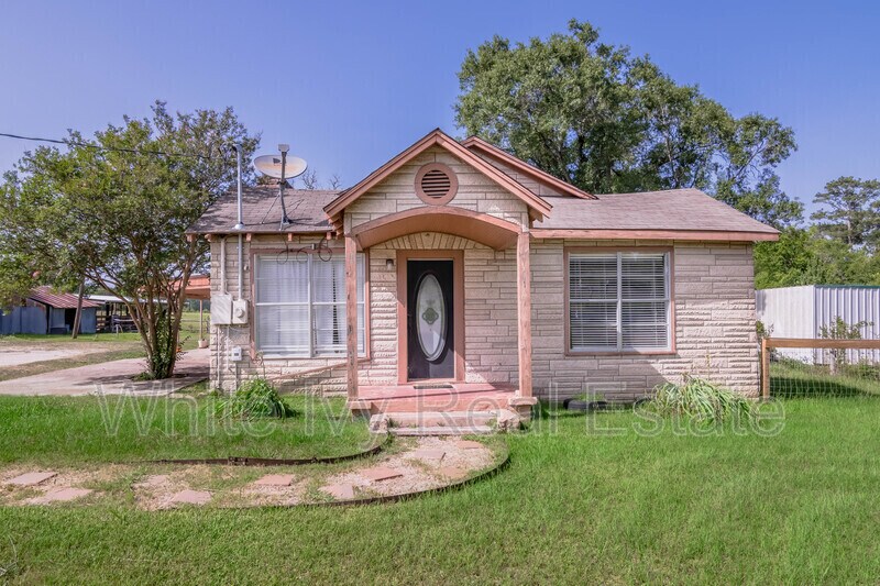 1736 Hwy 75 N, Huntsville, TX 77320 House Rental in Huntsville, TX