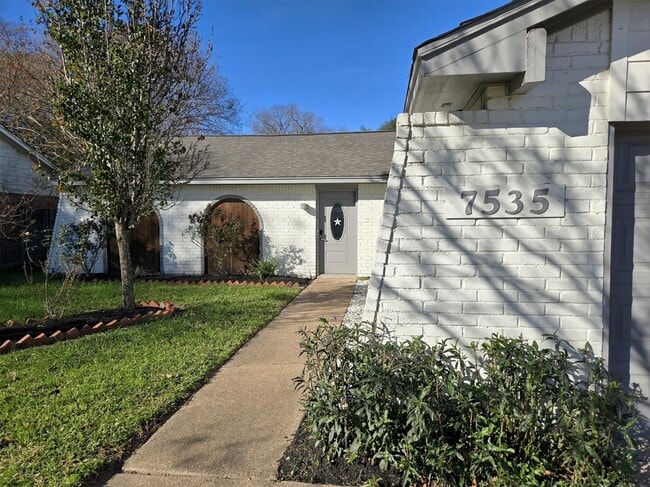 Building Photo - 7535 Stone Pine Ln