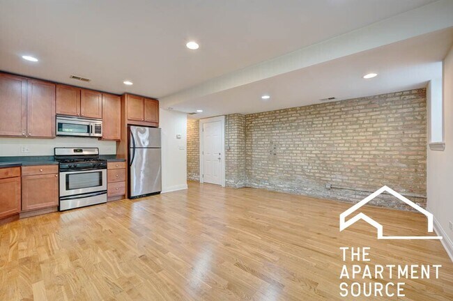 Foto del edificio - 2836 N Albany Ave