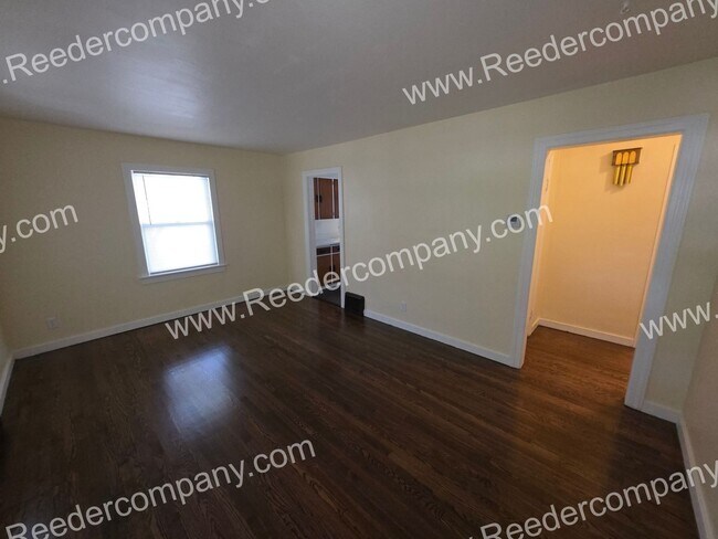 Foto del edificio - Spacious 3 bed 1.5 bath house