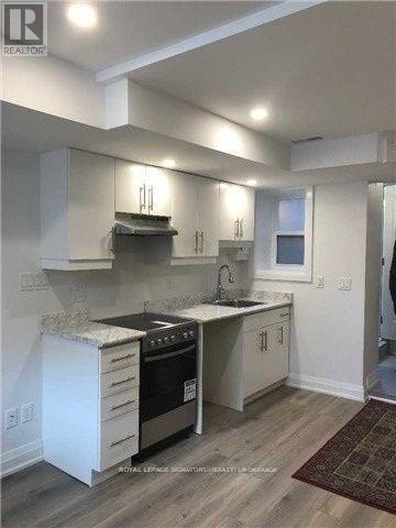 Photo du bâtiment - 92 Mitchell Ave