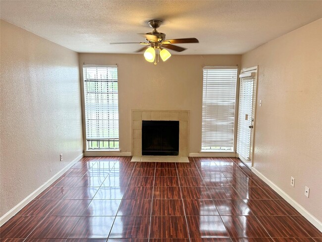 Building Photo - 12500 Sandpiper Dr