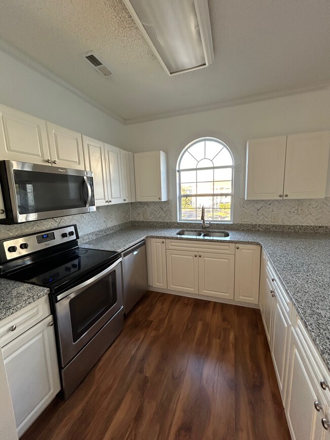 Building Photo - 4655 Wild Iris Dr