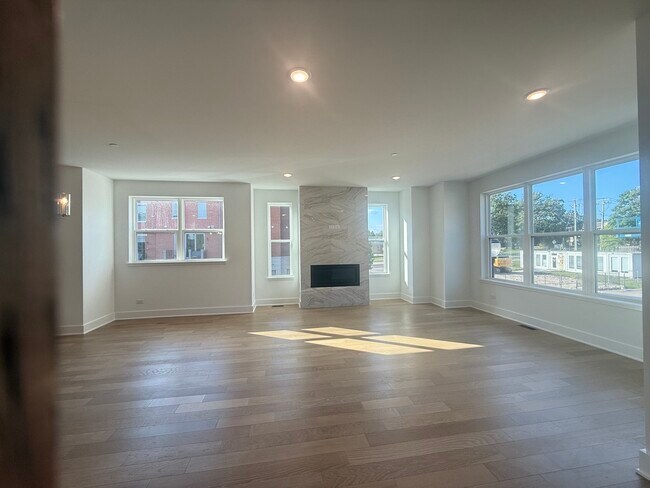 Foto del edificio - 1191 Gateway Ct