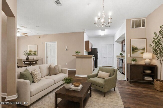 Building Photo - Ground Floor 2 bedroom 2 bathroom Condo in Gated Community with Amenities