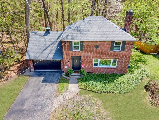 Foto del edificio - 288 Oakridge Dr