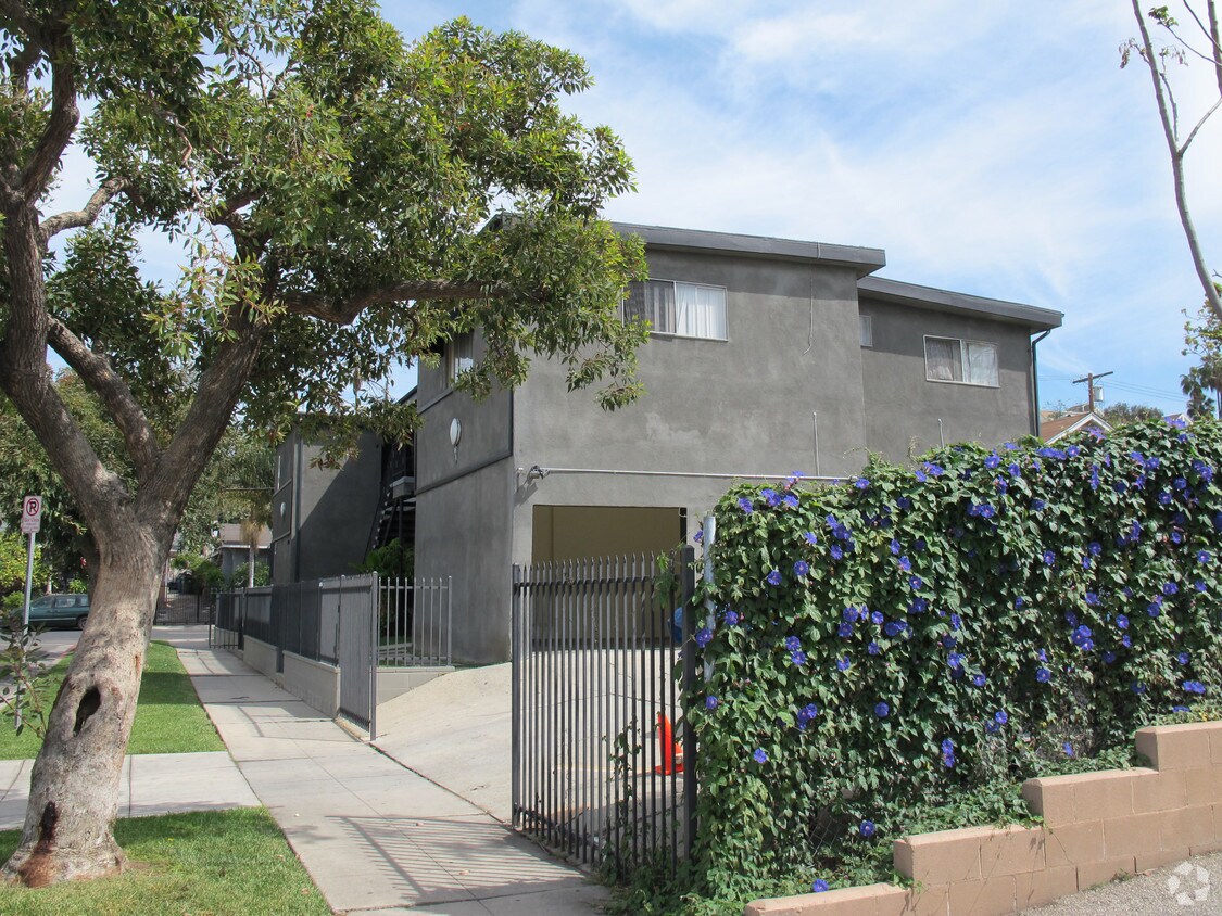Building Photo - 2904 9th Ave