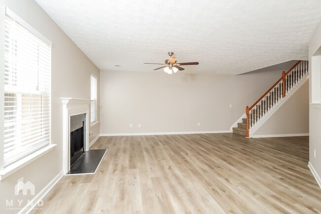 Foto del edificio - 1239 Matt Moore Ct