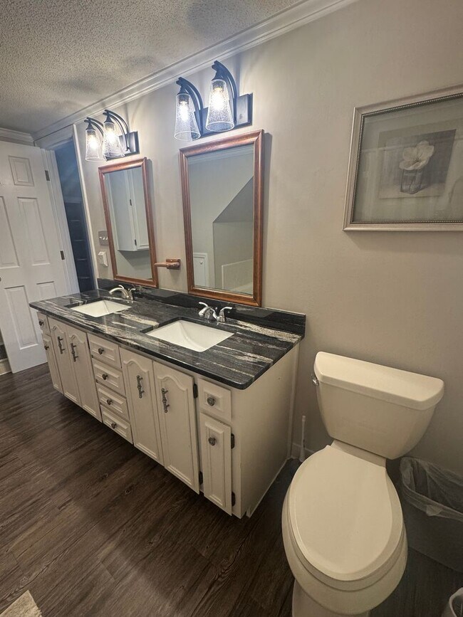 Building Photo - Available NOW in Hammond Hills!!!