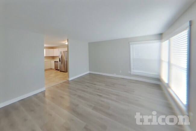 Foto del edificio - 4121 21st Ave SW