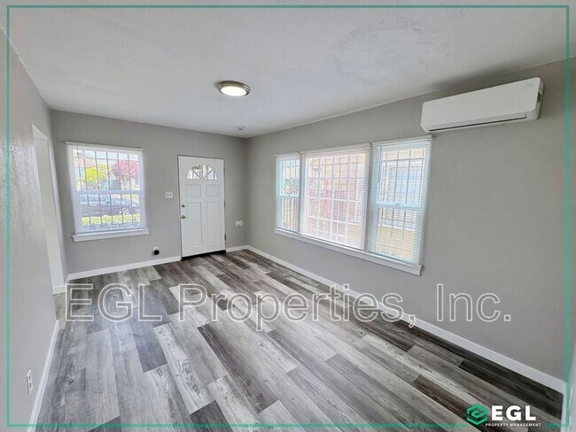 Foto del edificio - 3039 Bronson Ave