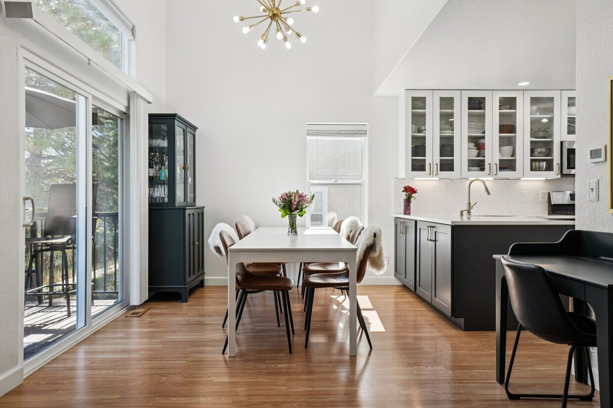 Remodeled, bright and clean! - 941 Reynolds Farm Ln