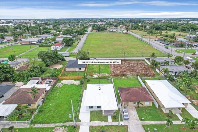 Foto del edificio - 709 SW 11th Ave