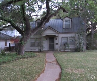 Building Photo - 3207 Cherry Ln