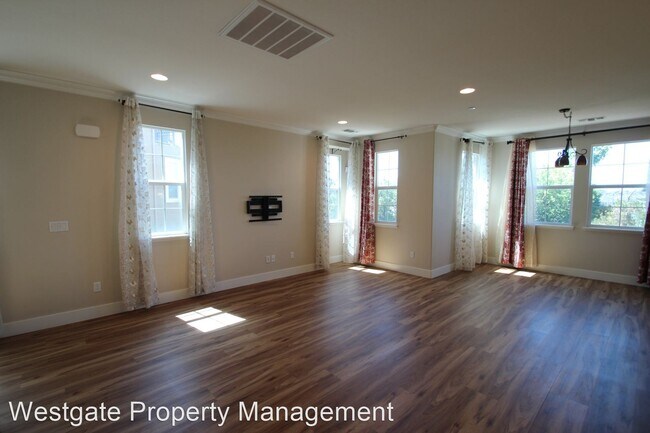 Building Photo - 3 br, 2.5 bath House - 524 Jade Street