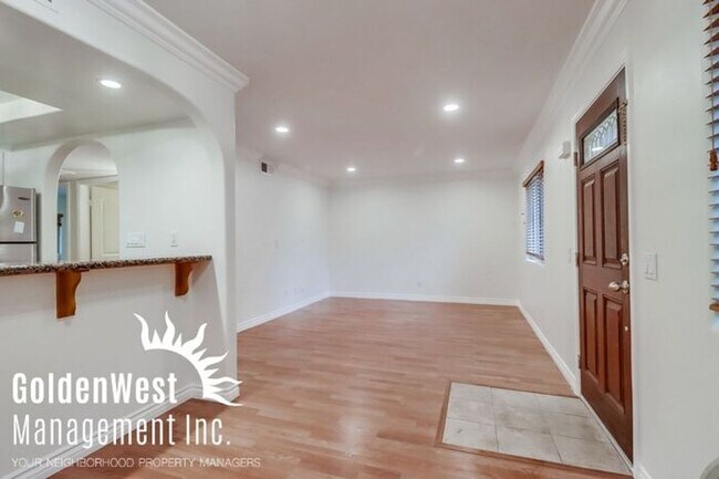 Foto del edificio - Upgraded 2Bdm 2Ba Condo in Gated Community...