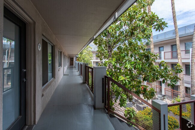 Foto del edificio - The Flats at Julian Drew Block