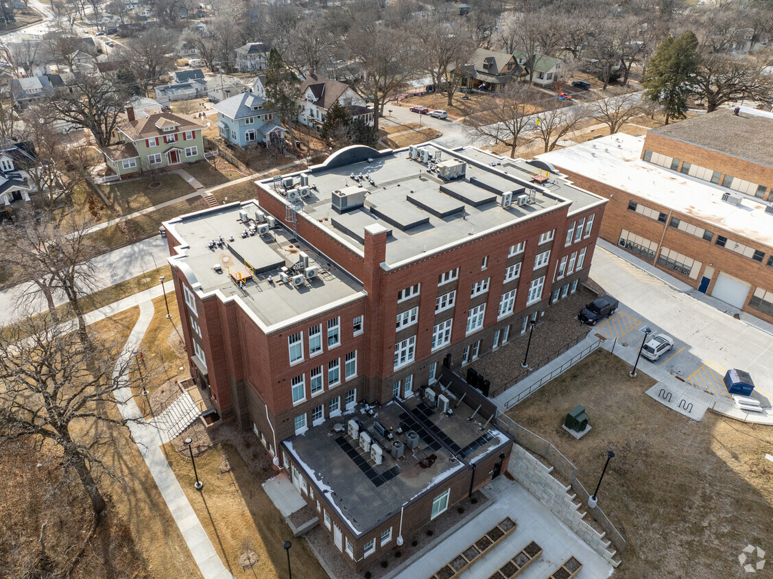 Building Photo - Lofts On Main