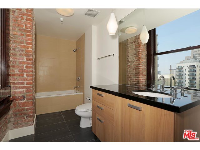 bathroom - 460 S Spring St