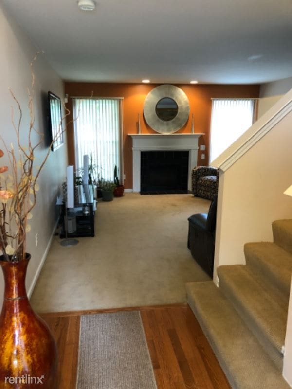 Building Photo - 17534 Gateway Cir
