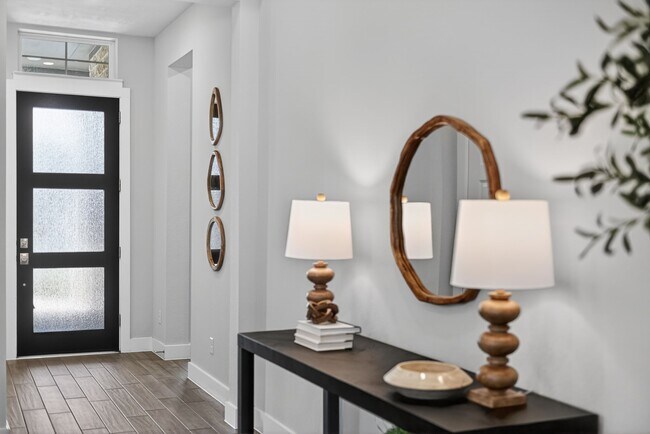 Foto del edificio - 16410 Rosemary Grove Ln