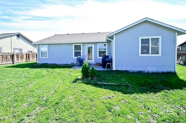 Building Photo - 1660 Peregrine Dr