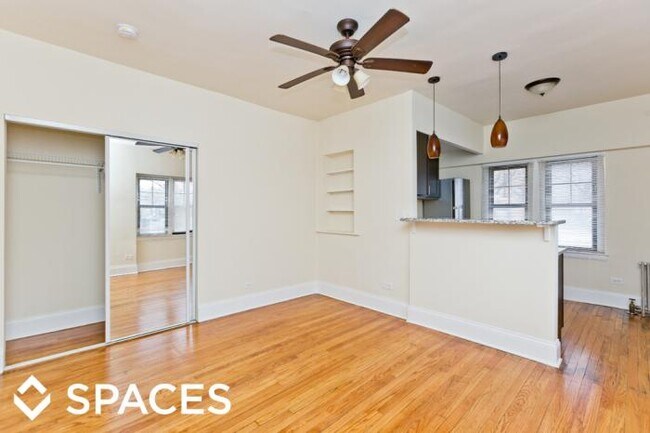Foto del edificio - bedroom in Chicago IL 60630