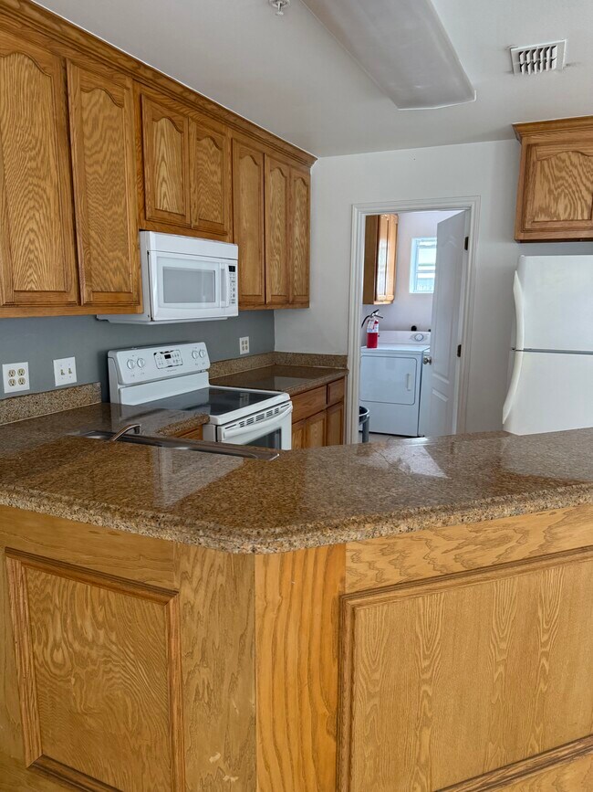 Foto del edificio - 1304 W Kiwi Ave