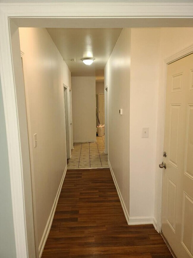 Foto del edificio - 6635 S Maplewood Ave