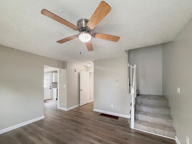 Foto del edificio - 425 Hawkins Ave