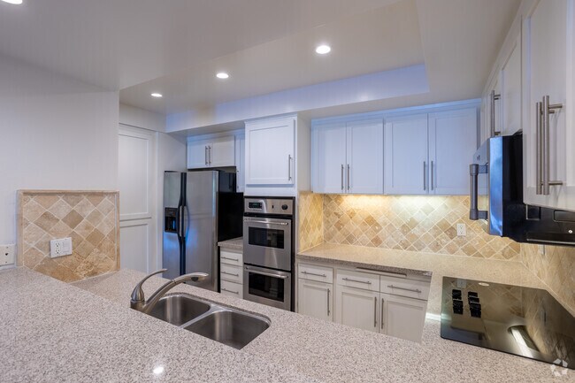 1HAB, 1BA - 1380 ft² - Maple Drive Apartments