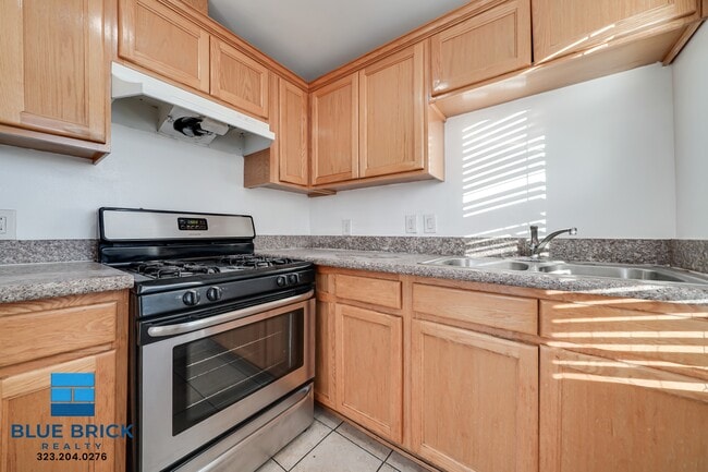 Photo - 1719 W 35th Pl Apartment