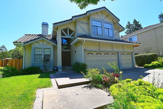 Foto del edificio - $5,900 - GORGEOUS 4 BEDROOM HOME IN MISSION SAN JOSE NEIGHBORHOOD