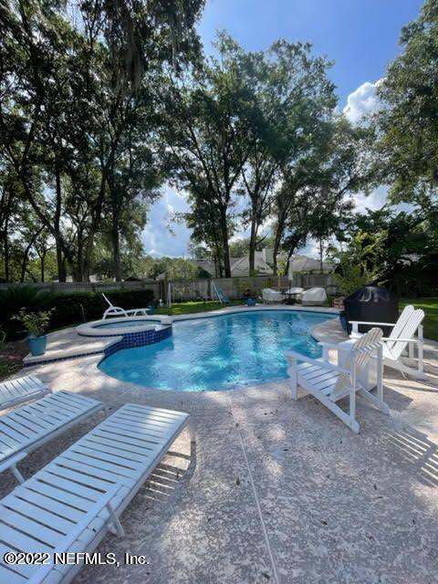 Foto del edificio - 13853 Thomasville Ct