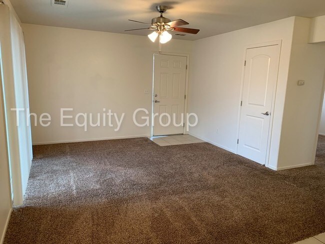Foto del edificio - 2521 W Lark Ave