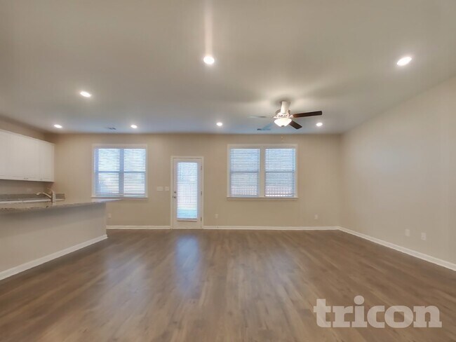 Foto del edificio - 195 Chapelcrest Ln