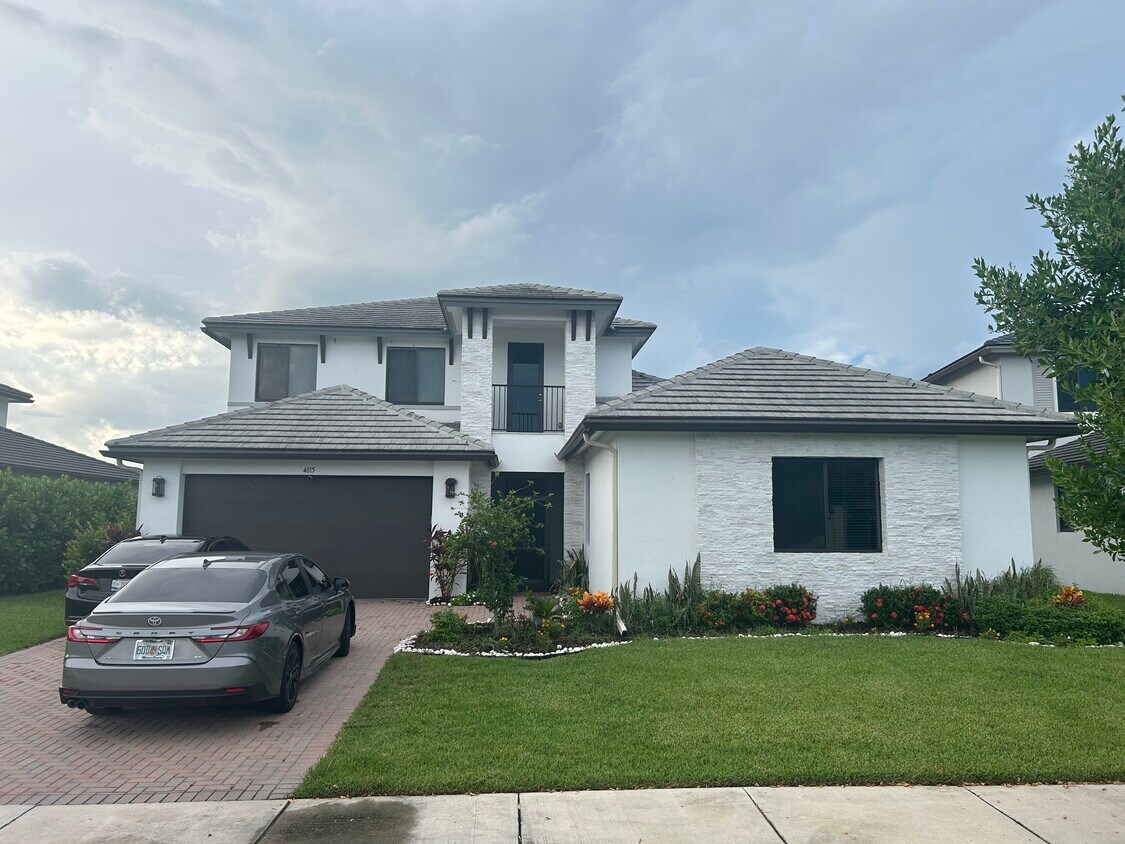 Foto principal - 4815 Frattina St