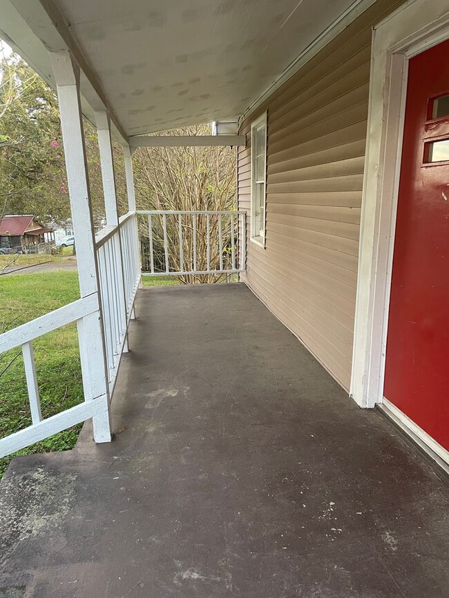 Building Photo - MOVE IN SPECIAL!! LIMITED TIME ONLY!! FIRST MONTH FREE!