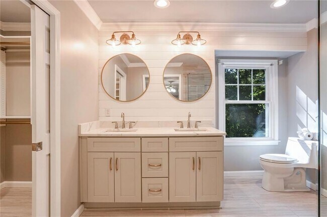 Foto del edificio - 4624 Mountain Creek Dr
