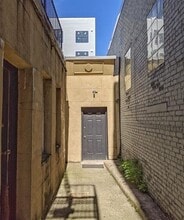 Building Photo - 518 Adams St