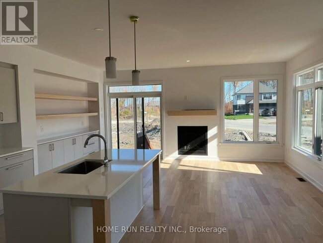 Building Photo - 860 Hummock Way