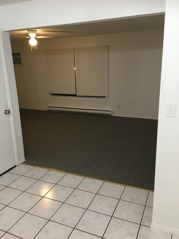 Living room - 3111 W Heritage Dr