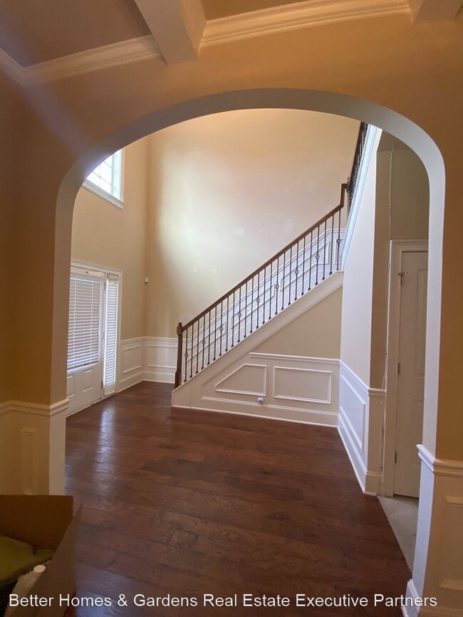 Building Photo - 5 br, 3 bath House - 2050 Glenn Falls