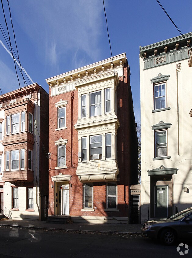 Foto del edificio - 381 8th St