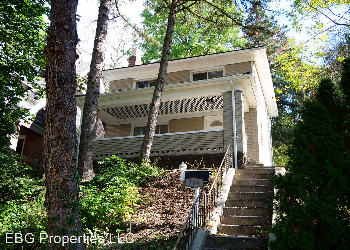 Primary Photo - 4 br, 2.5 bath House - 704 Princeton Blvd