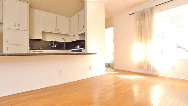 Unit #1 - Samo Capri Apartments