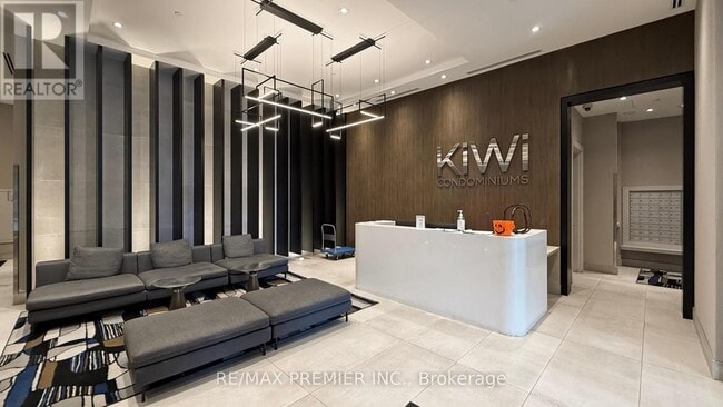 Building Photo - 212 King William St