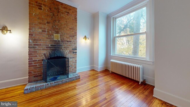 Building Photo - 1822 Ingleside Terrace NW