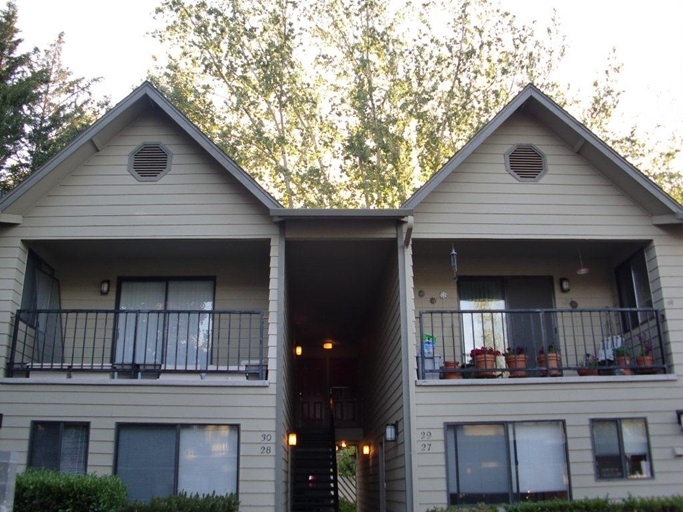 Primary Photo - 719 Park St