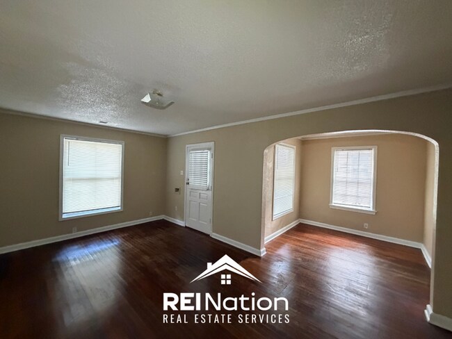 Building Photo - Move-In Ready 3 Bedroom Home on Spottswood - Large Fenced Backyard